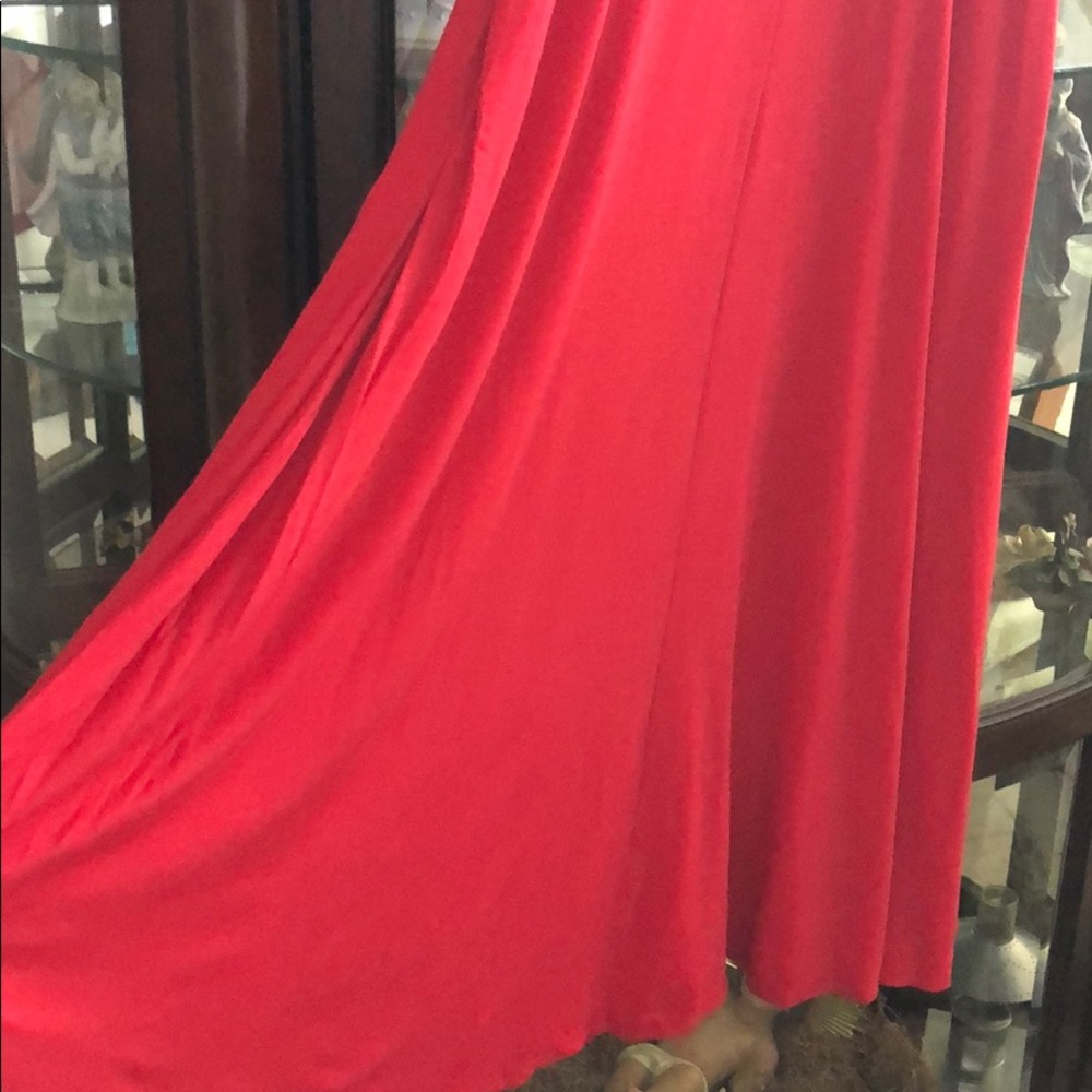 RED DRESS - Picture 6 of 7